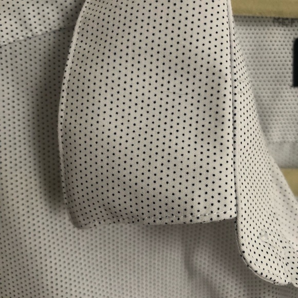 H&M mini polka dot button down - Picture 4 of 6